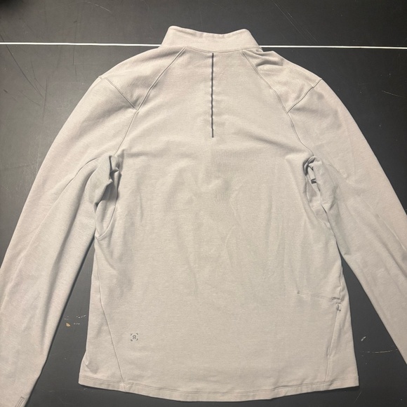 Lululemon Pullover-Size Medium - Picture 2 of 2